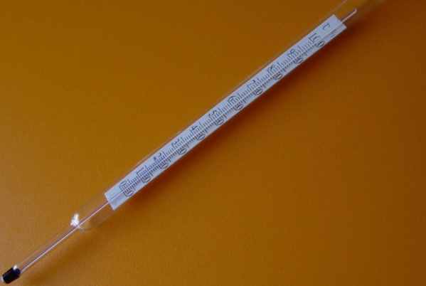 水银体温计量多久 水银体温计怎么使用 水银体温计怎么看