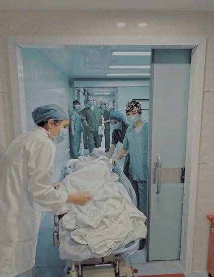 朱丹生二胎细节曝光 周一围暖心陪伴做产后复查