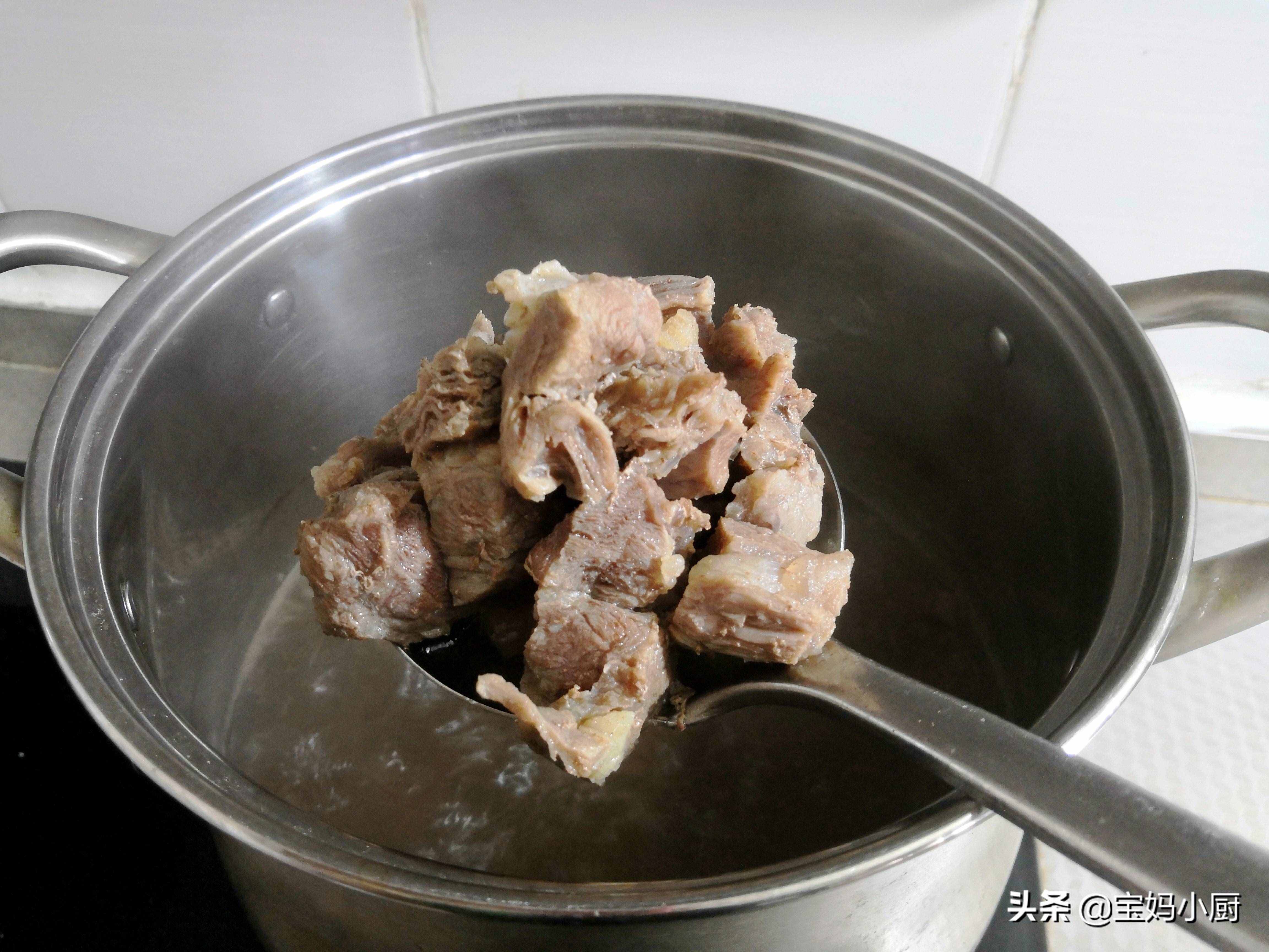 炖牛肉，软烂可口还特香，这两料不可少，照着做，大人孩子喜欢