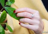 今日更新订婚戒指戴哪个手指（男女订婚戒指戴哪个手指）