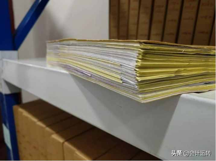 绝了！看了华为会计装订的凭证，你还敢说自己会做手工账吗？