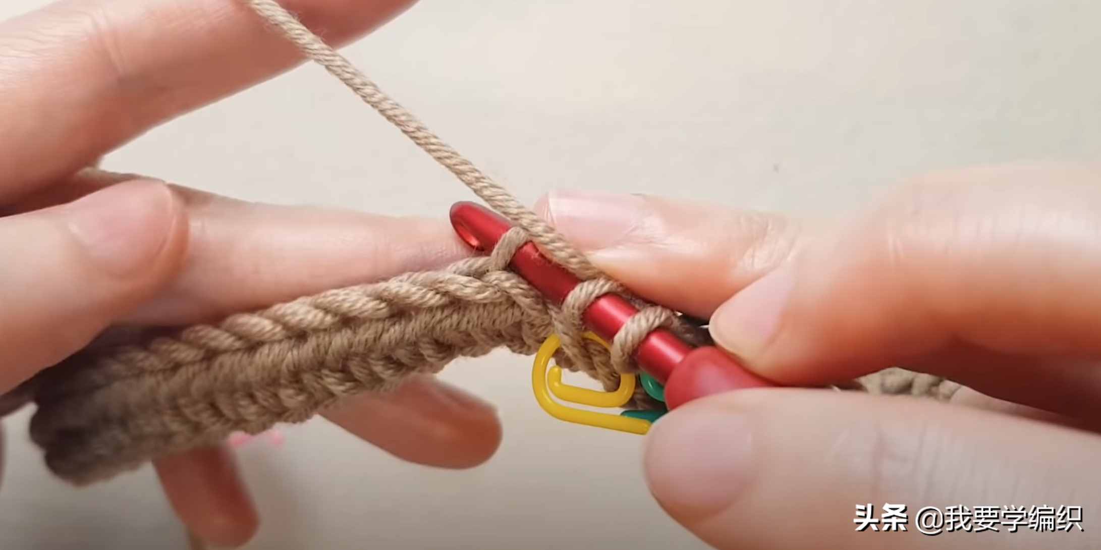 轻便简约的保暖小围脖，1天就能完成一条，罗纹条小围脖编织教程