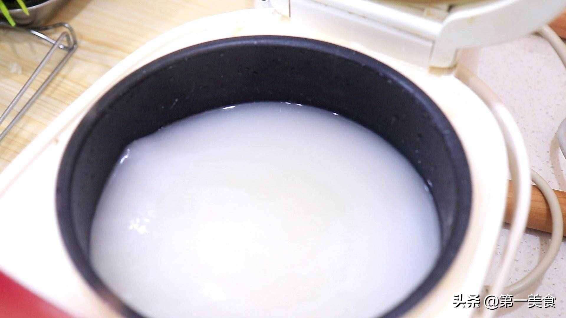 这才是蛋炒饭的地道做法，色泽金黄，粒粒分明，烹饪简单有食欲