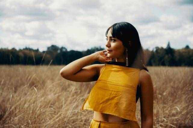 想让女人喜欢你，不用讨好她，做到这3点就够了