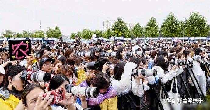 明星跟粉丝偷图，还要以图换图，还有这种骚操作？