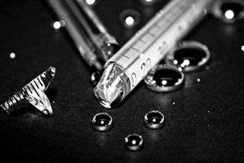 水银温度计摔碎了，做好这3步，不怕中毒清理得干净