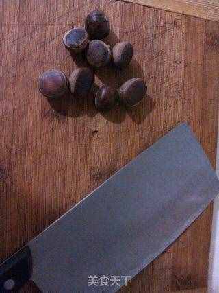 家常炒栗子的做法步骤：1