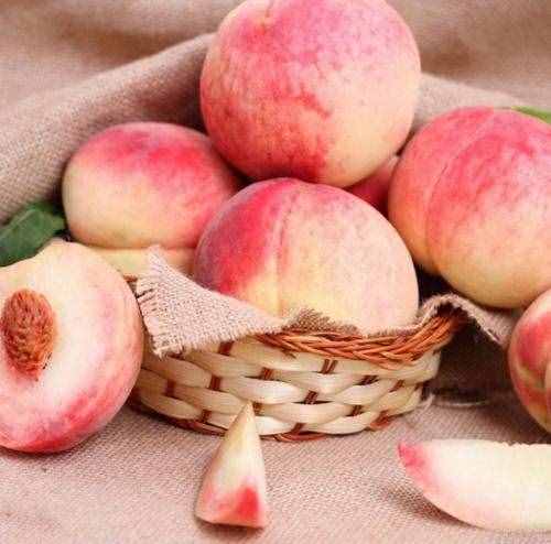 常吃桃子，3个好处不请自来，但别这样吃，不然后悔就晚了