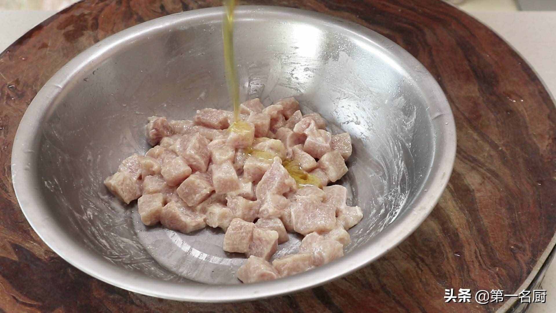 熘肉段的家常做法，详细讲解挂糊和调汁技巧，简单实用，先收藏了