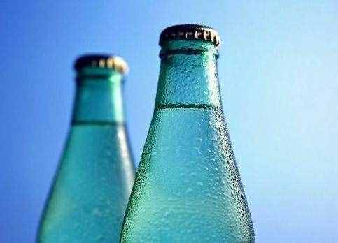 空调中流出来的是什么水？能拖地浇花吗？