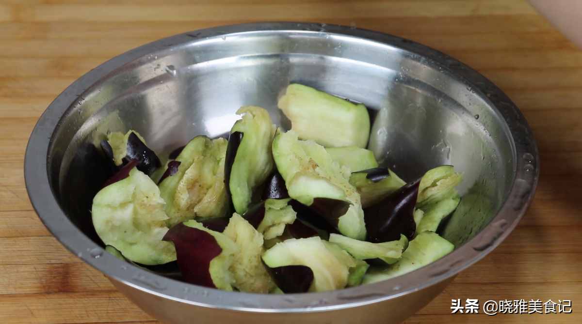 茄子这样做太好吃了，鲜香味美，汤汁都能拌饭，做法简单家常