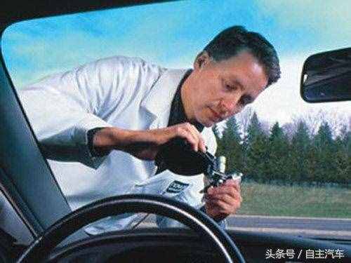 我可以自己处理玻璃划痕？