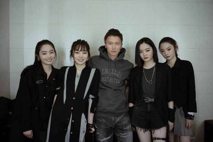 “南京四小凤”女大十八变，现在，请叫她们“感应Telepathy”乐队