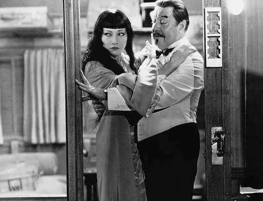 另一场“美国梦”：好莱坞里的东方美人，文化霸权下的欲望符号