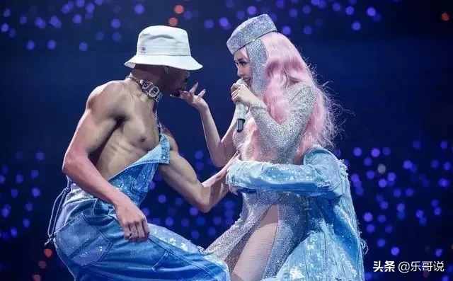 睡彭，逼婚信，与32个猛男暧昧，蔡依林的情史可不止周杰伦