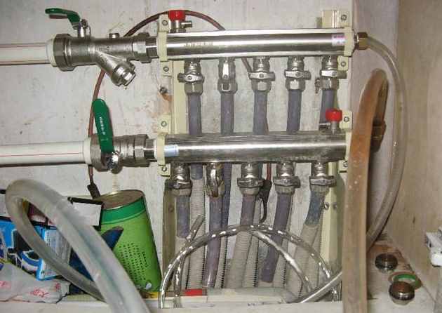 地暖进水管热，回水管却不热怎么办？师傅这样做温度立马升起来！