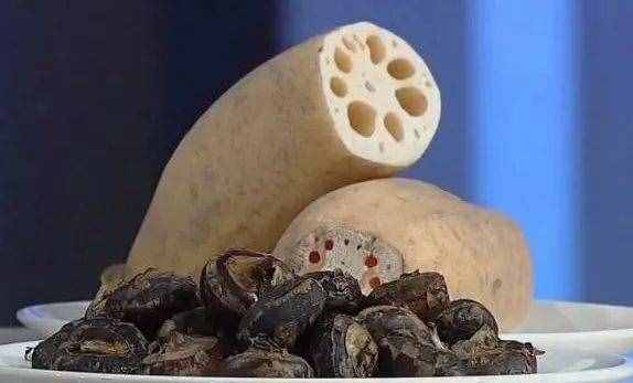 大蒜用醋泡一泡，好处竟然这么多！爱吃蒜的都看看！