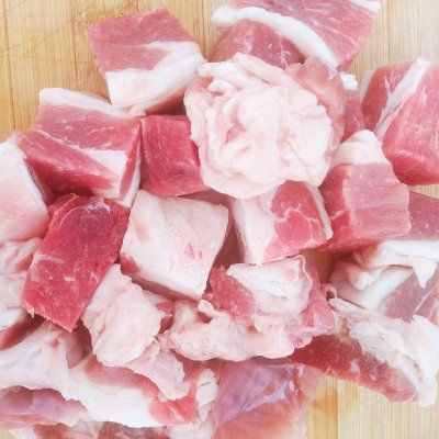 配着这盘内蒙特色美食——稍美，米饭可以吃三大碗