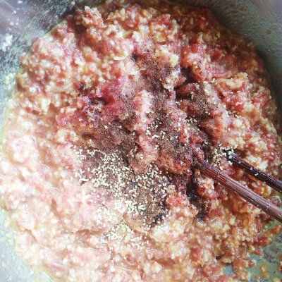 配着这盘内蒙特色美食——稍美，米饭可以吃三大碗