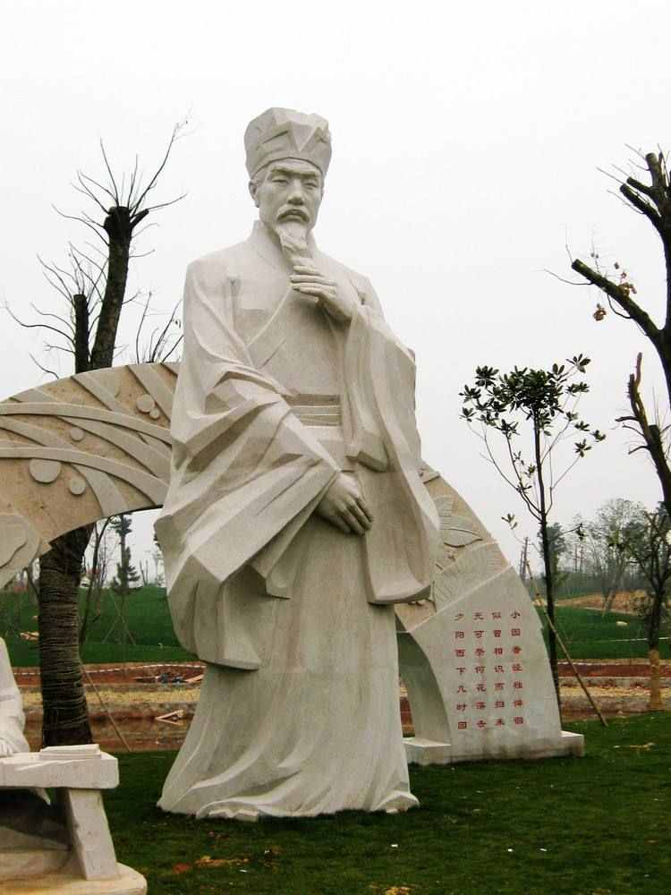 “无可奈何花落去，似曾相识燕归来”这句诗是什么意思？