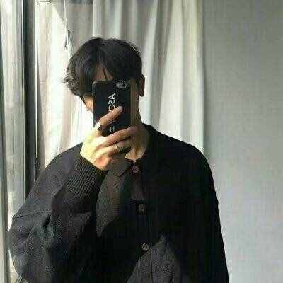 最新男生头像伤感孤独微信头像