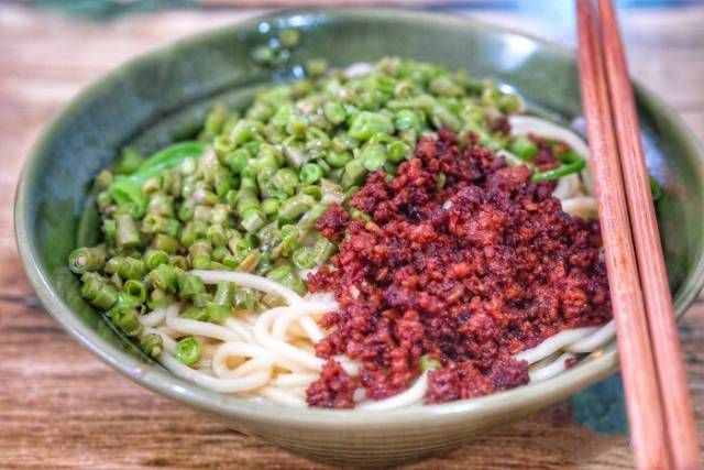 收藏！成都最火的18条美食街，再有人问来成都吃什么，就甩给他！