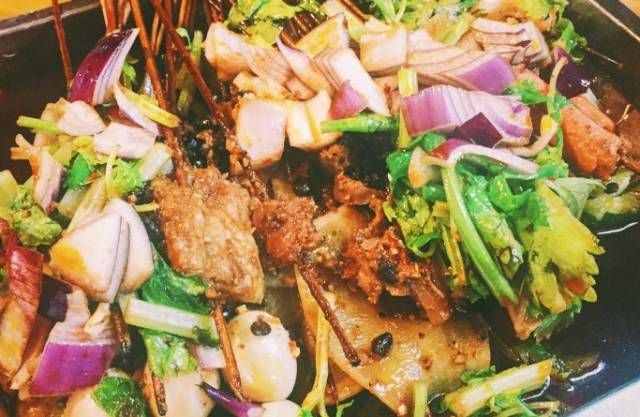 收藏！成都最火的18条美食街，再有人问来成都吃什么，就甩给他！