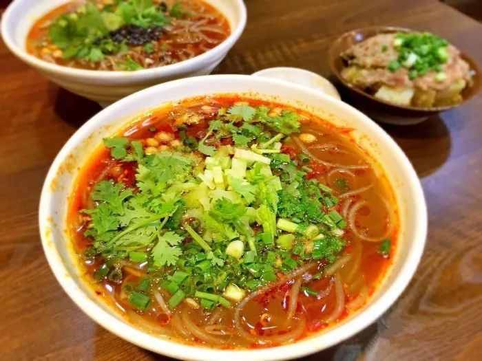 收藏！成都最火的18条美食街，再有人问来成都吃什么，就甩给他！