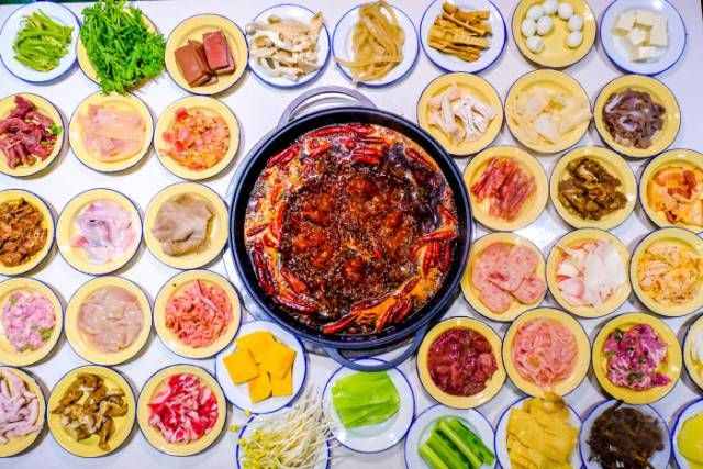收藏！成都最火的18条美食街，再有人问来成都吃什么，就甩给他！