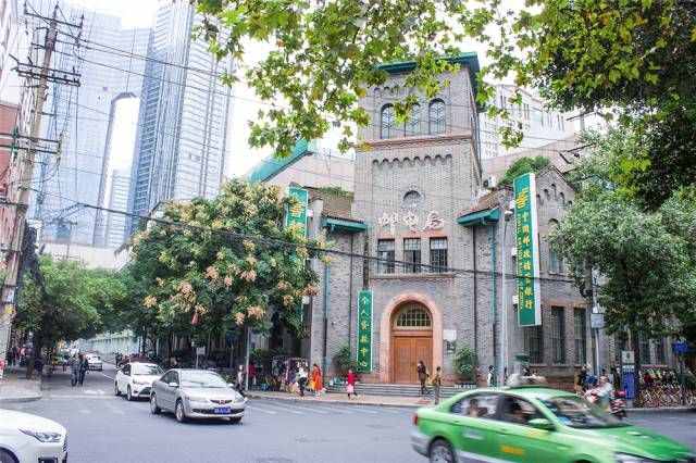 收藏！成都最火的18条美食街，再有人问来成都吃什么，就甩给他！