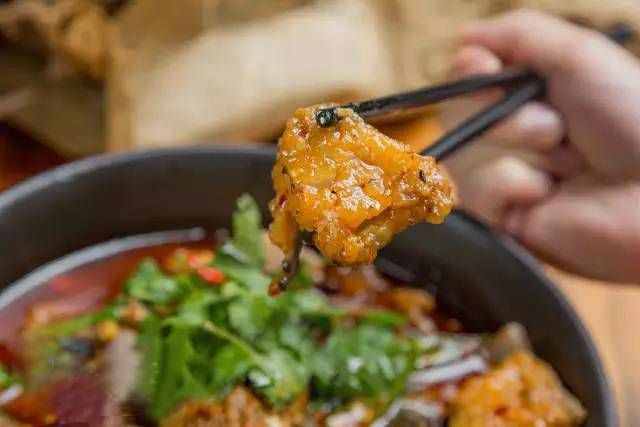 收藏！成都最火的18条美食街，再有人问来成都吃什么，就甩给他！