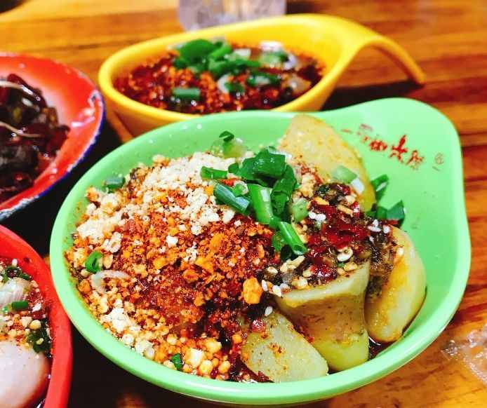 收藏！成都最火的18条美食街，再有人问来成都吃什么，就甩给他！