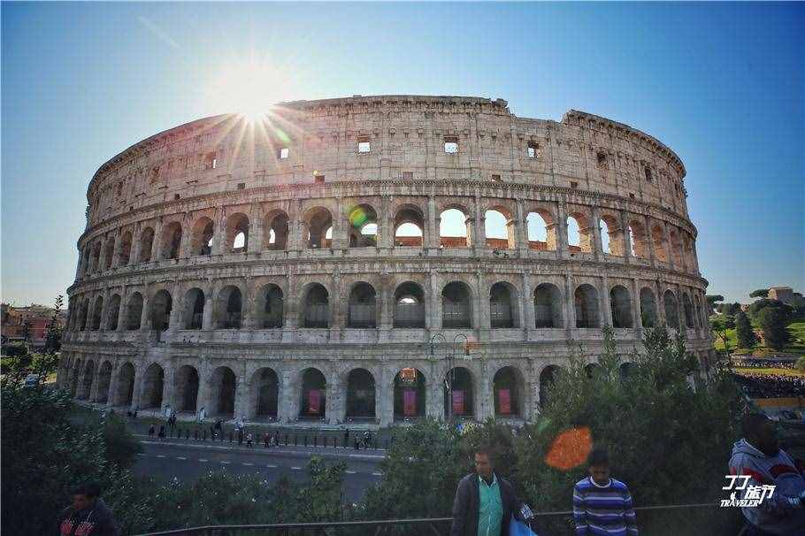 凶狠残忍的古罗马斗兽场，伟大建筑背后的红色悲壮史诗