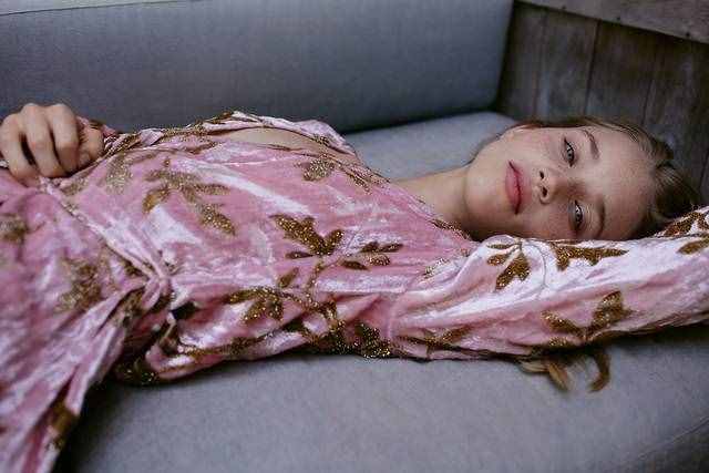 优雅气质的淑女 平静内心的纯净与浪漫