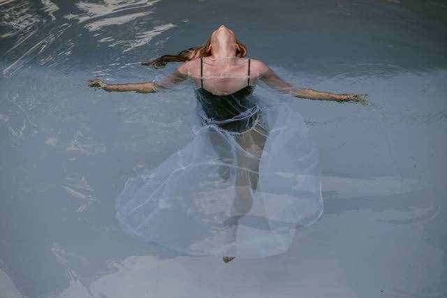 优雅气质的淑女 平静内心的纯净与浪漫