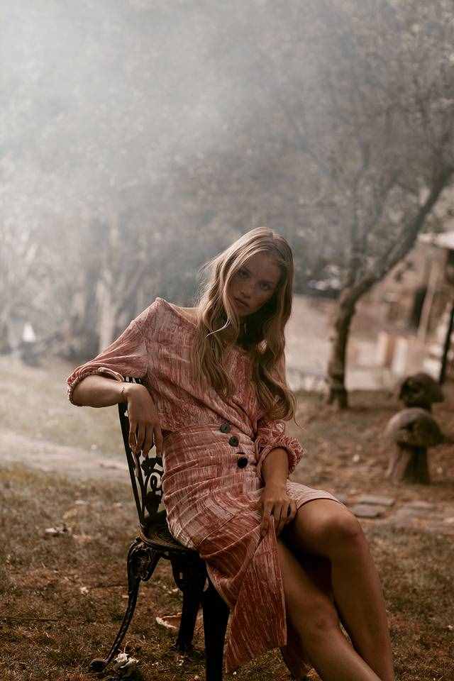 优雅气质的淑女 平静内心的纯净与浪漫