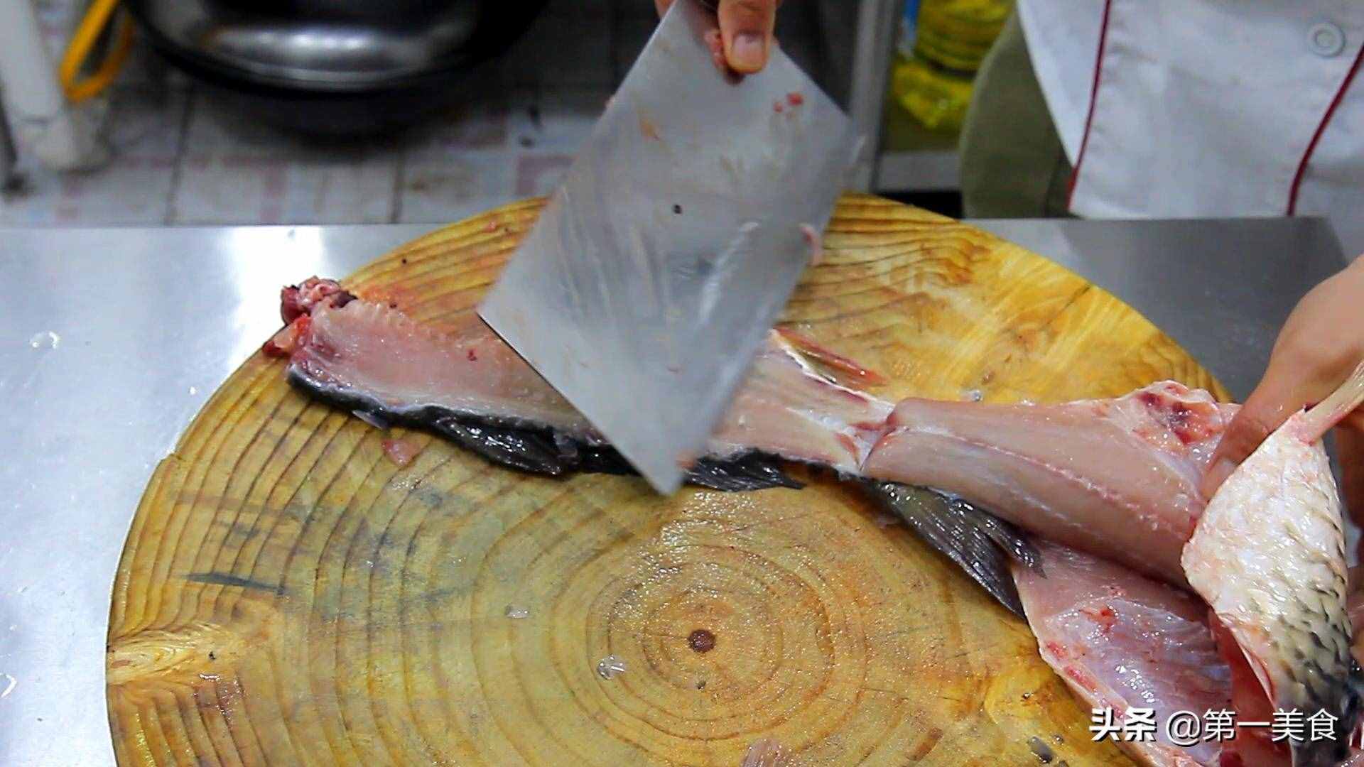 厨师长教你：松鼠鱼的正确做法，技巧非常简单，正宗舌尖上的美食