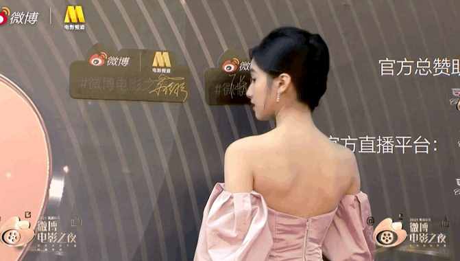 范冰冰走了红毯，刘亦菲正式营业，新人也在拼命冒头！｜谁最美