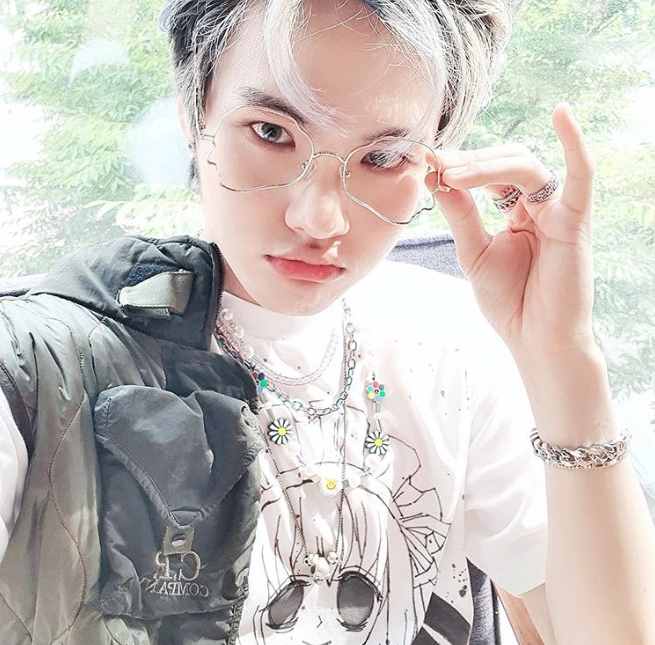 韩国男星晒整容前后对比，差距太大很惊人，被指最新照鼻尖像有坑