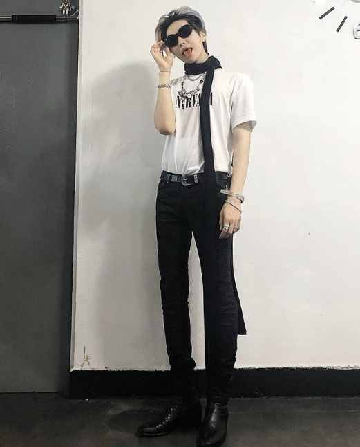 韩国男星晒整容前后对比，差距太大很惊人，被指最新照鼻尖像有坑