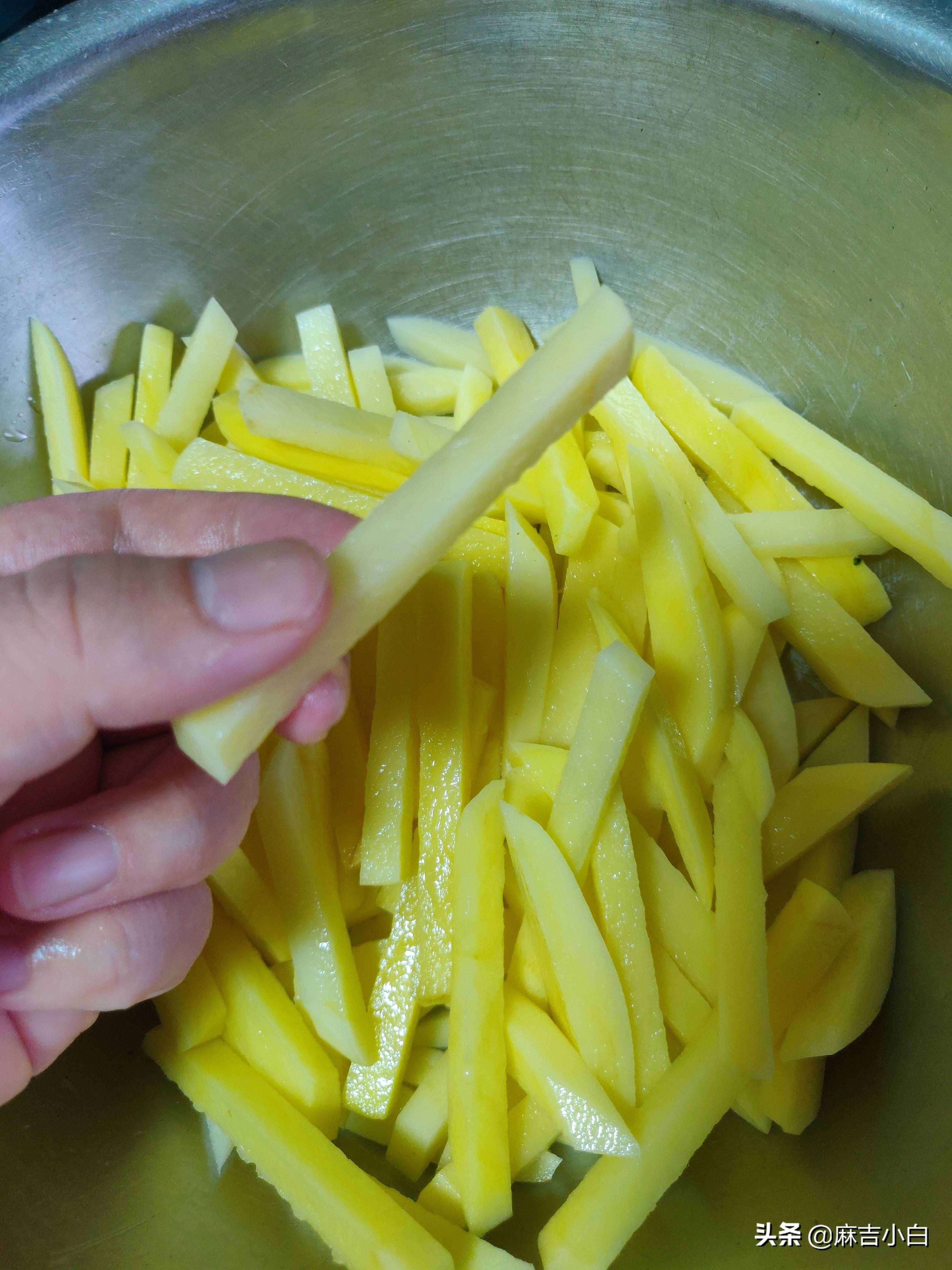 你们要的家庭版简易炸薯条详细步骤来啦！叮叮叮！快来查收