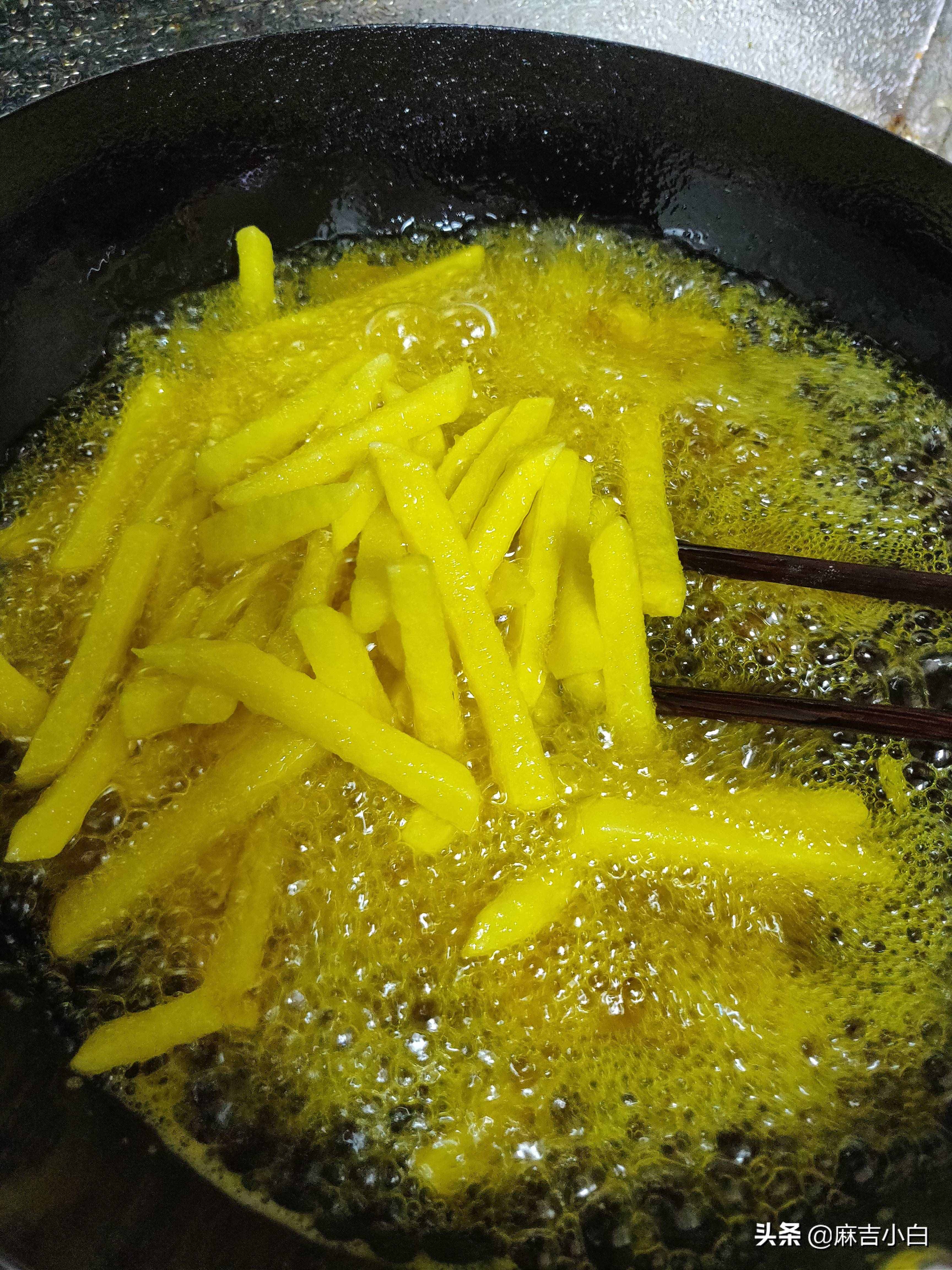 你们要的家庭版简易炸薯条详细步骤来啦！叮叮叮！快来查收