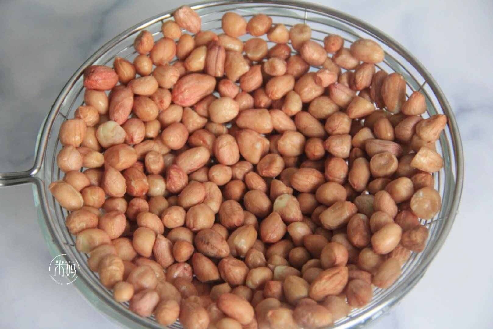 炒花生米有诀窍，牢记3个技巧，花生更香脆不烧焦，放2周不返潮