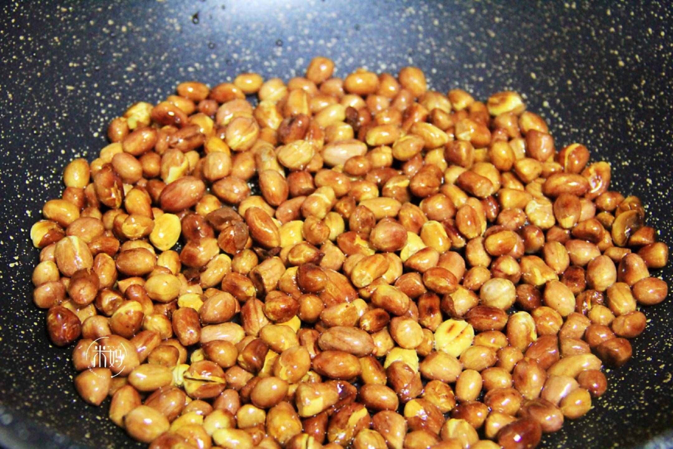 炒花生米有诀窍，牢记3个技巧，花生更香脆不烧焦，放2周不返潮