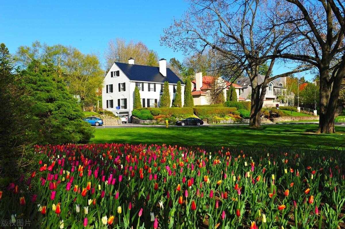 世界最小的3个国家，徒步就可以走出国门，最少仅800多人