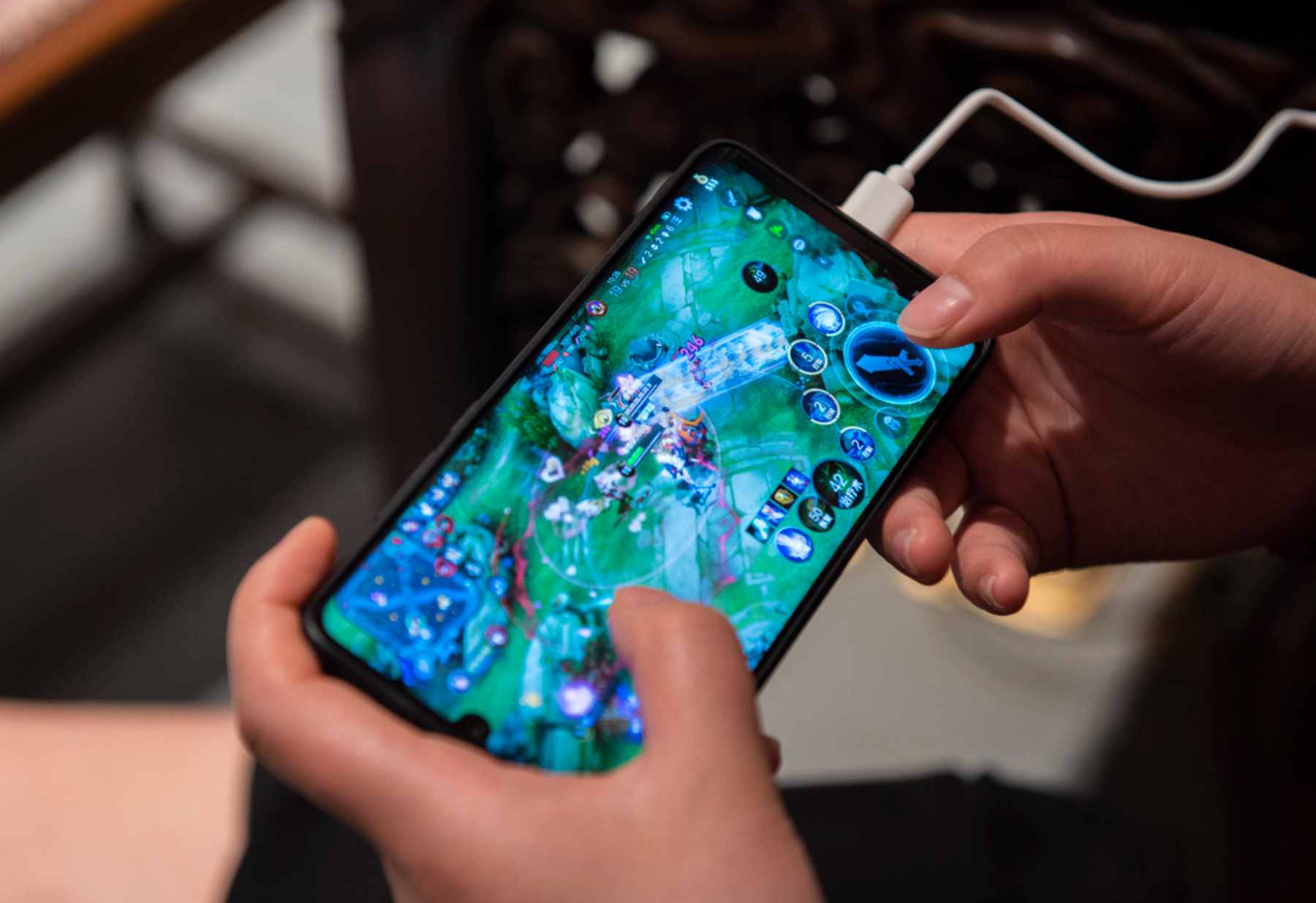 懂行人如何挑选手机？摸清这4点，你买的手机不会差