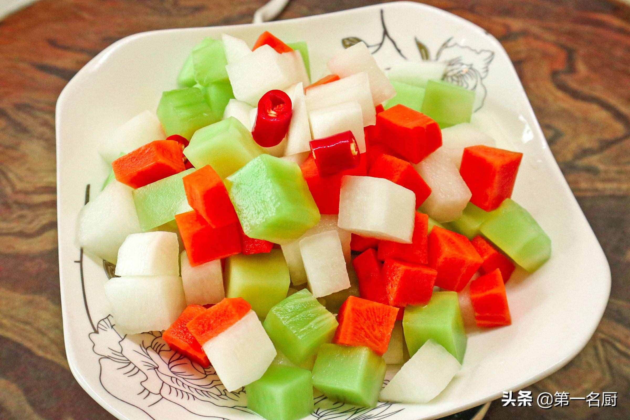 家常泡菜最好吃的做法，大磊1次做1盆，爽口开胃，腌一晚上就能吃