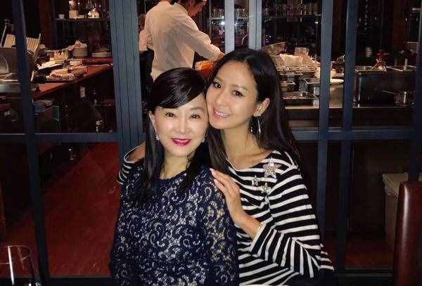 台湾“最火辣”名媛，生活奢靡被批炫富，母亲二嫁富豪身家仍百亿