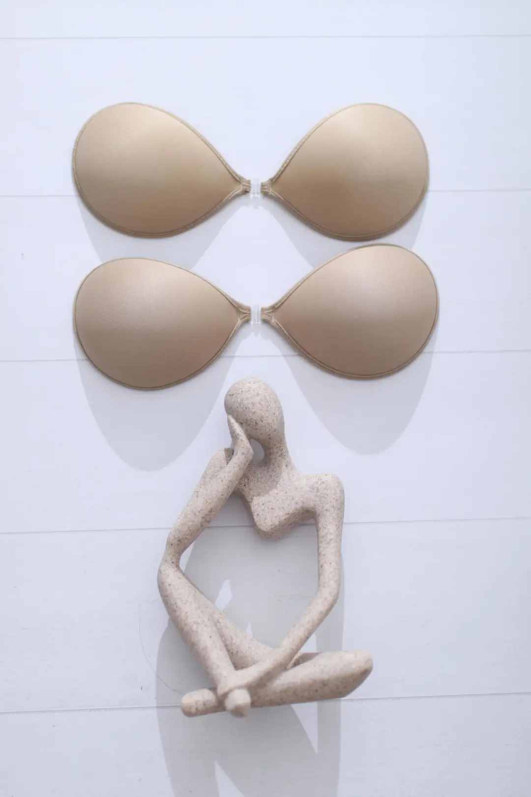 美女博士拒高校聘请，研究硅胶胸贴，男女老少都爱用