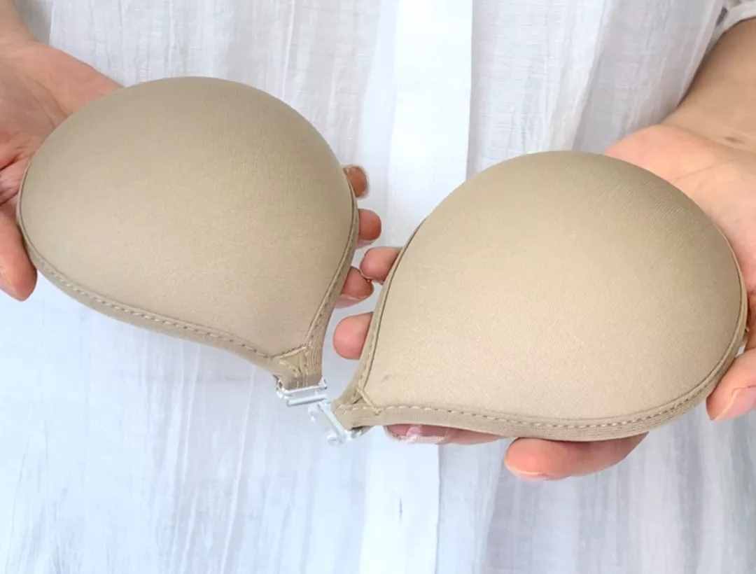 美女博士拒高校聘请，研究硅胶胸贴，男女老少都爱用